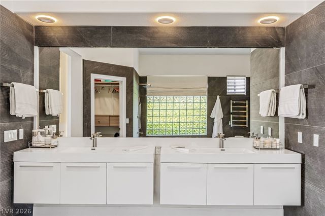 404 Summer Mesa Drive, Las Vegas, NV 89144