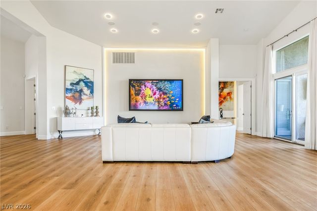 404 Summer Mesa Drive, Las Vegas, NV 89144
