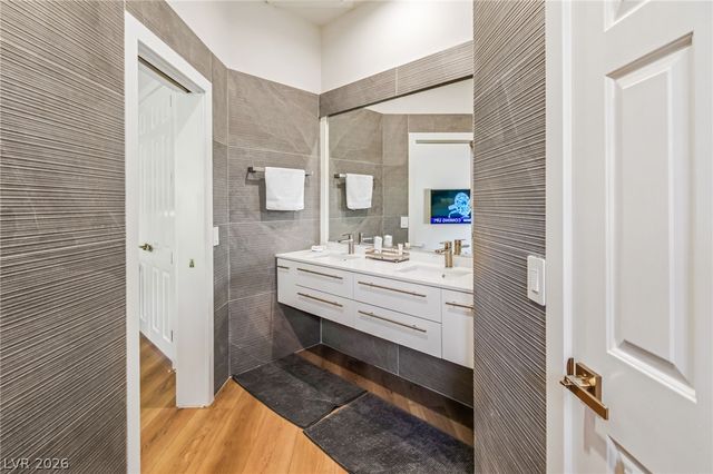 404 Summer Mesa Drive, Las Vegas, NV 89144