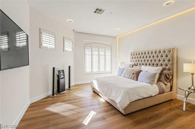 404 Summer Mesa Drive, Las Vegas, NV 89144