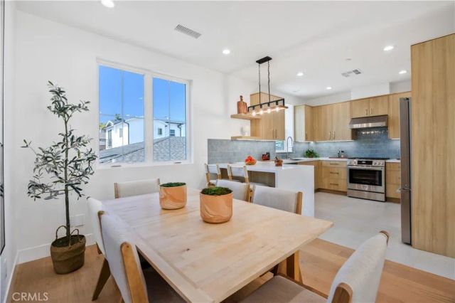 2420 Ives Lane, Redondo Beach, CA 90278