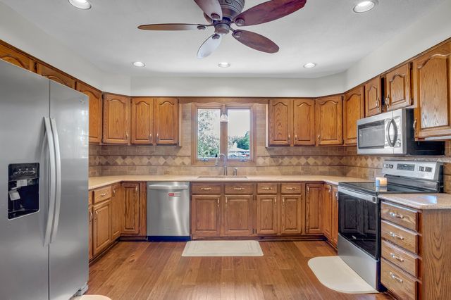 1928 S Capri cir, Wichita, KS 67207