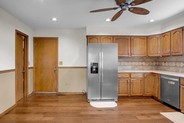 1928 S Capri cir, Wichita, KS 67207