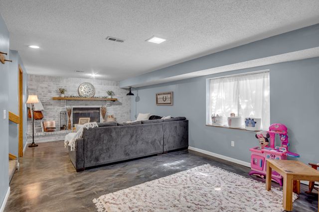 1928 S Capri cir, Wichita, KS 67207