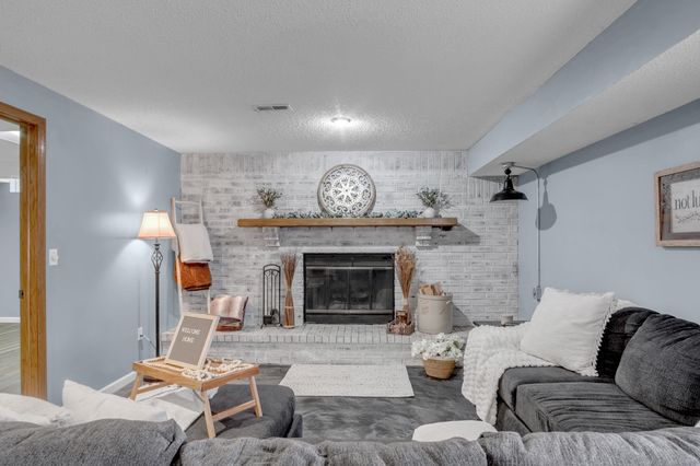 1928 S Capri cir, Wichita, KS 67207