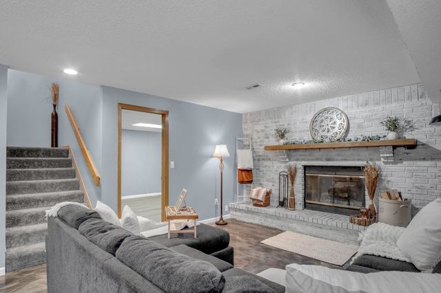 1928 S Capri cir, Wichita, KS 67207