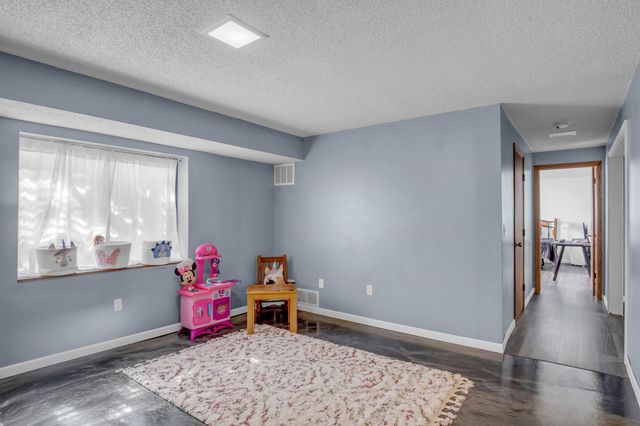 1928 S Capri cir, Wichita, KS 67207