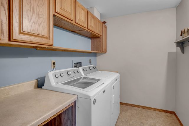 1928 S Capri cir, Wichita, KS 67207