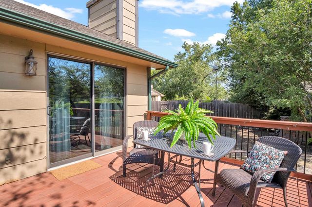 1928 S Capri cir, Wichita, KS 67207