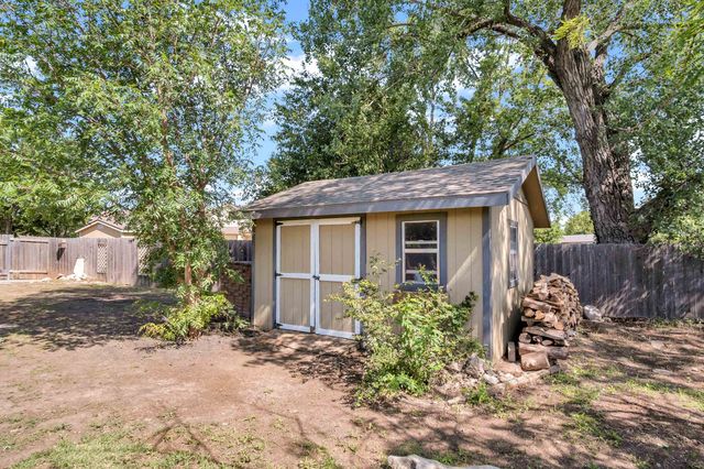 1928 S Capri cir, Wichita, KS 67207
