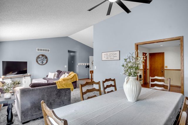 1928 S Capri cir, Wichita, KS 67207