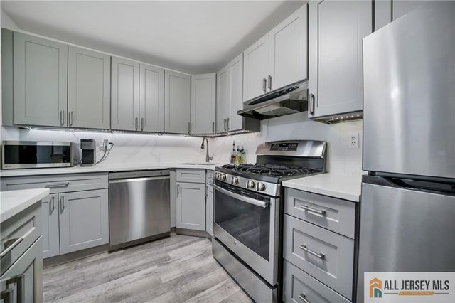 902 Meadow Court 902, Helmetta, NJ 08828