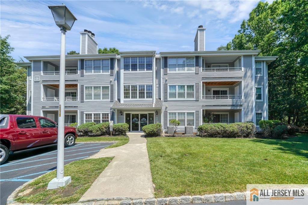 902 Meadow Court 902, Helmetta, NJ 08828
