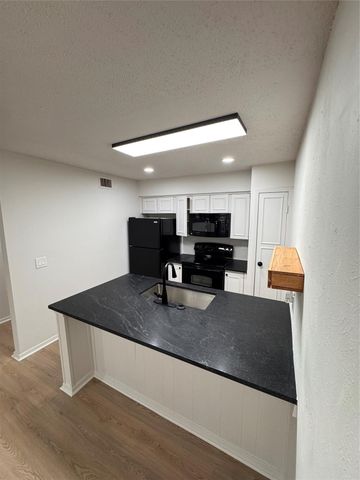 4859 Cedar Springs Road 150, Dallas, TX 75219