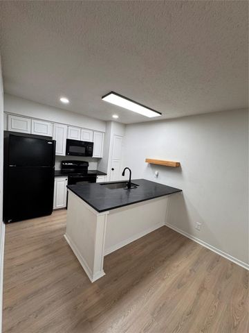 4859 Cedar Springs Road 150, Dallas, TX 75219