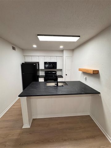 4859 Cedar Springs Road 150, Dallas, TX 75219