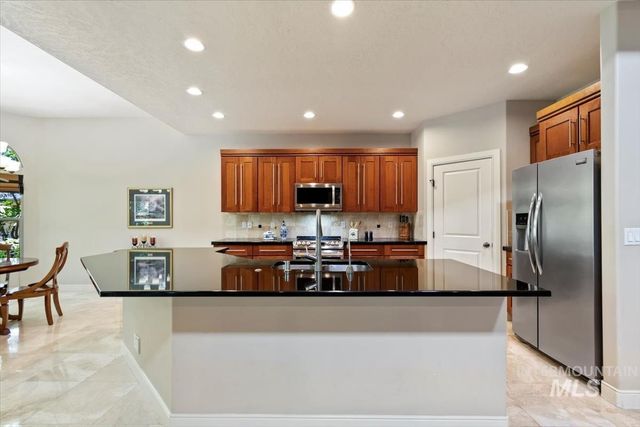 1908 S Stream Pointe Ln, Eagle, ID 83616