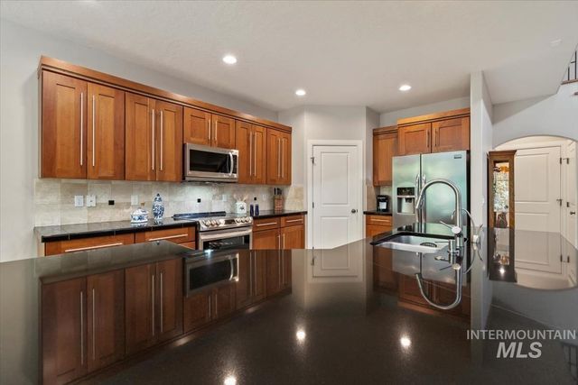1908 S Stream Pointe Ln, Eagle, ID 83616