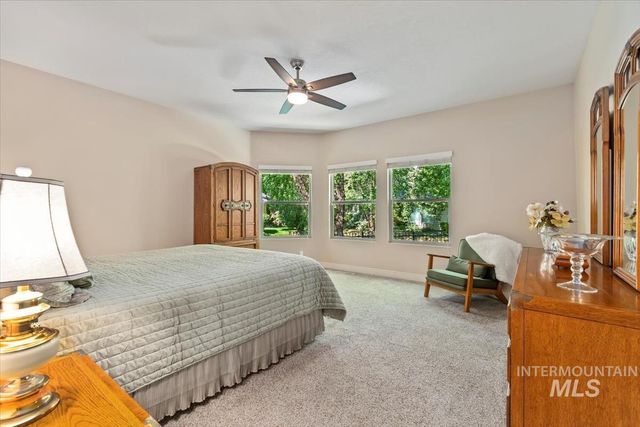 1908 S Stream Pointe Ln, Eagle, ID 83616