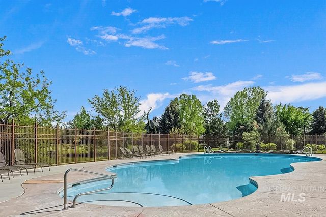1908 S Stream Pointe Ln, Eagle, ID 83616