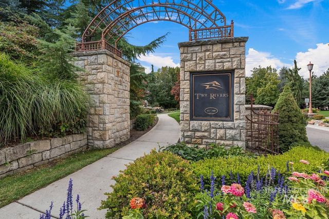 1908 S Stream Pointe Ln, Eagle, ID 83616