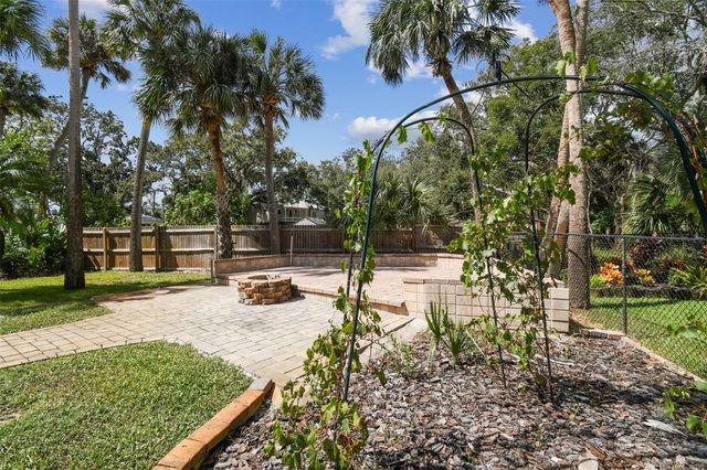 1705 MEYERS COVE DRIVE, Tarpon Springs, FL 34689