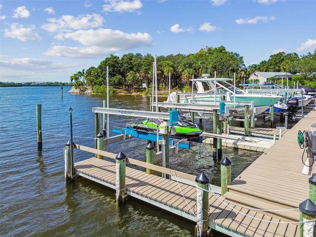 1705 MEYERS COVE DRIVE, Tarpon Springs, FL 34689