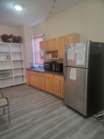 9 Madison Ave, Newark City, NJ 07108
