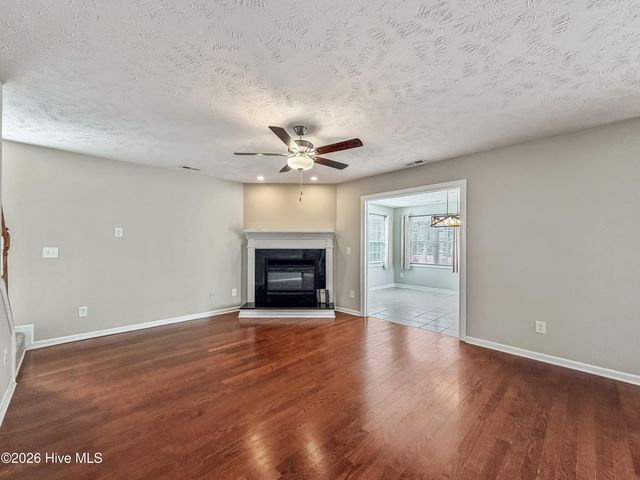 120 Birdie Court, Jacksonville, NC 28540