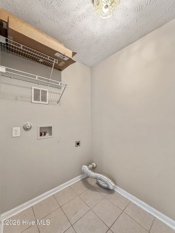 120 Birdie Court, Jacksonville, NC 28540