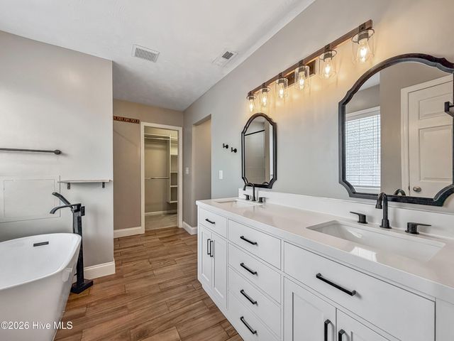 120 Birdie Court, Jacksonville, NC 28540