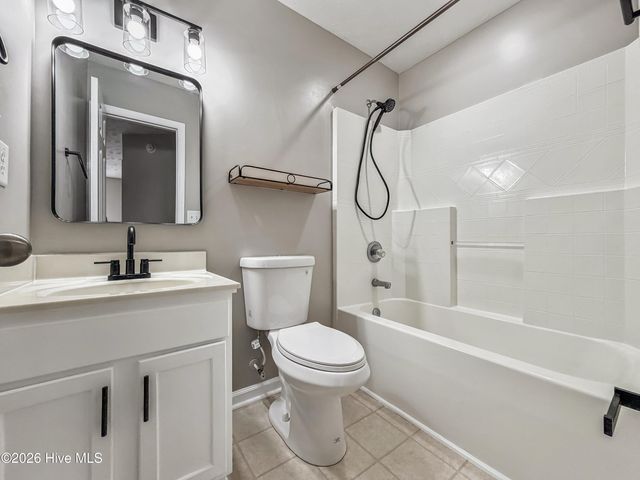 120 Birdie Court, Jacksonville, NC 28540