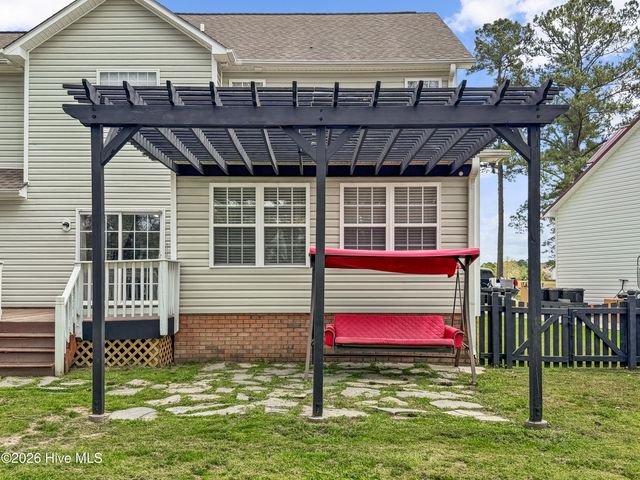 120 Birdie Court, Jacksonville, NC 28540