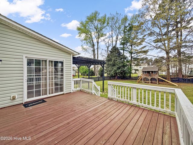 120 Birdie Court, Jacksonville, NC 28540