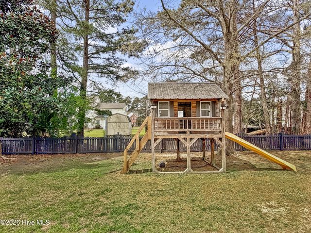 120 Birdie Court, Jacksonville, NC 28540