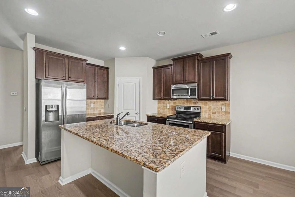 705 Barberry Drive, Woodstock, GA 30188 — photo 4