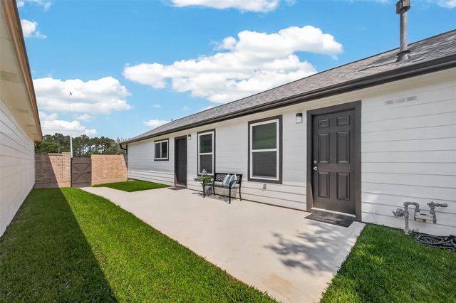 13843 Northlake Drive, Houston, TX 77049