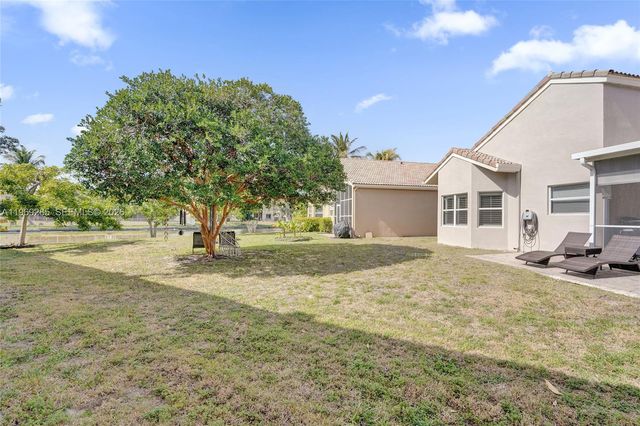 4072 NW 62nd Ct, Coconut Creek, FL 33073