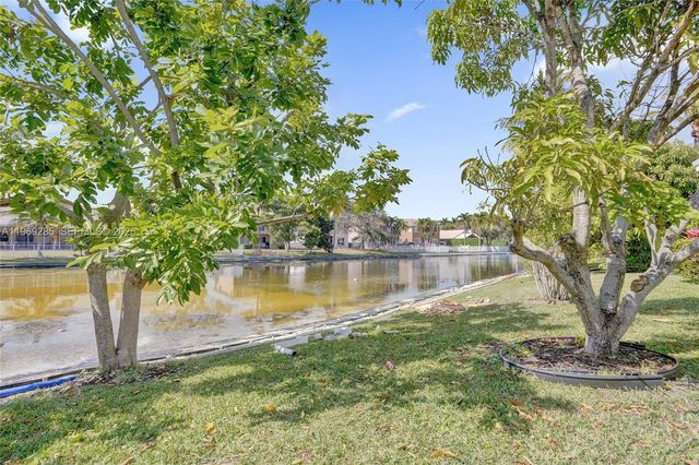 4072 NW 62nd Ct, Coconut Creek, FL 33073