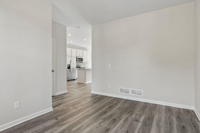 2193 Gateway Curve, North Saint Paul, MN 55109