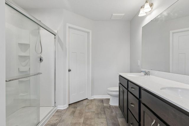 2193 Gateway Curve, North Saint Paul, MN 55109