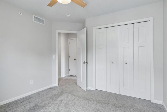 2193 Gateway Curve, North Saint Paul, MN 55109