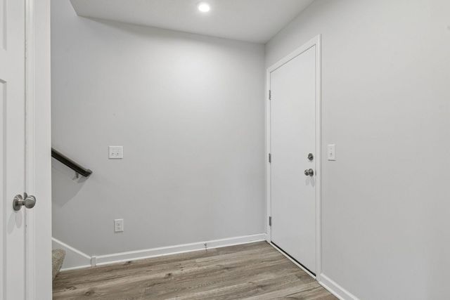 2193 Gateway Curve, North Saint Paul, MN 55109