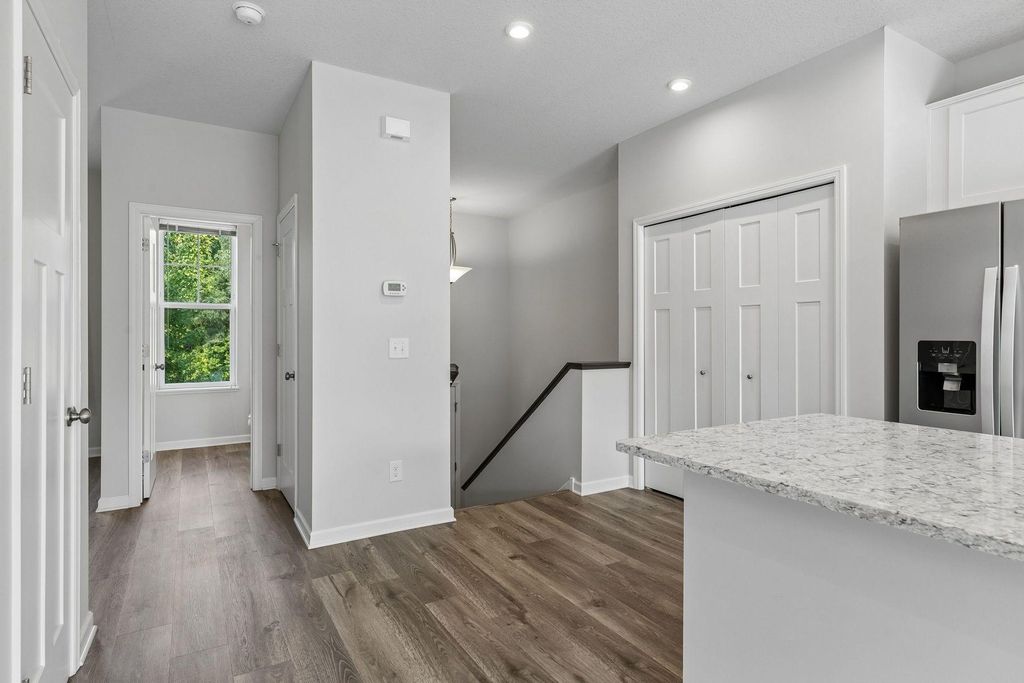 2193 Gateway Curve, North Saint Paul, MN 55109 — photo 4