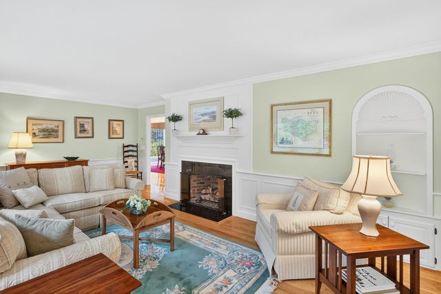 4 Surrey Lane, East Dennis, MA 02641