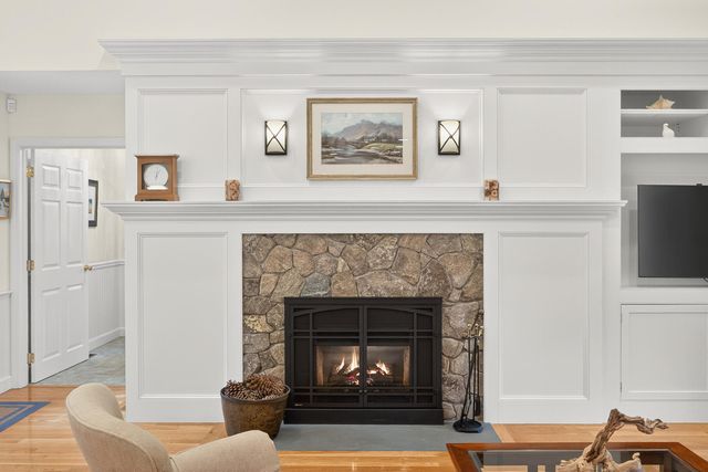 4 Surrey Lane, East Dennis, MA 02641