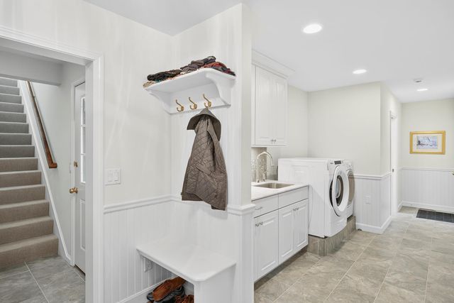 4 Surrey Lane, East Dennis, MA 02641