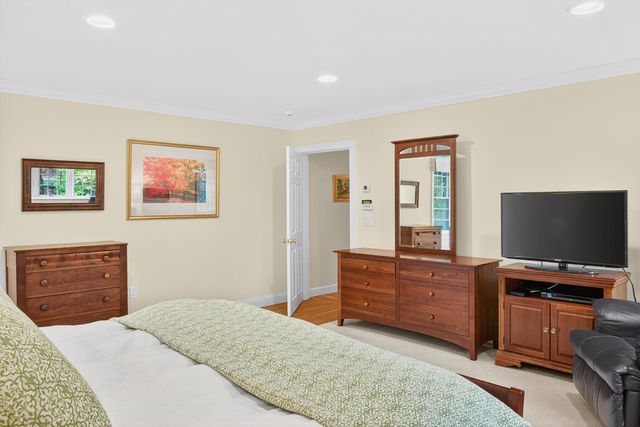 4 Surrey Lane, East Dennis, MA 02641