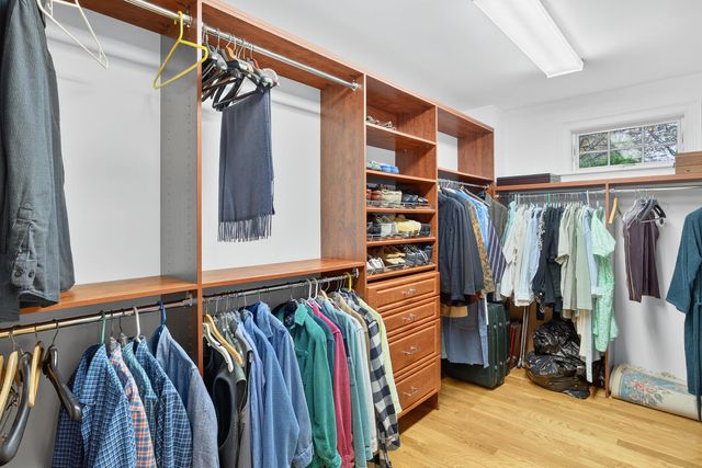 4 Surrey Lane, East Dennis, MA 02641