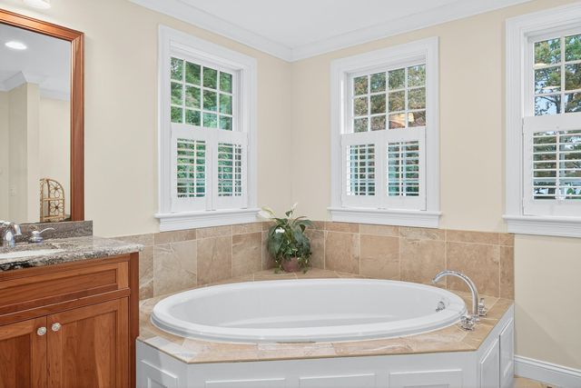 4 Surrey Lane, East Dennis, MA 02641